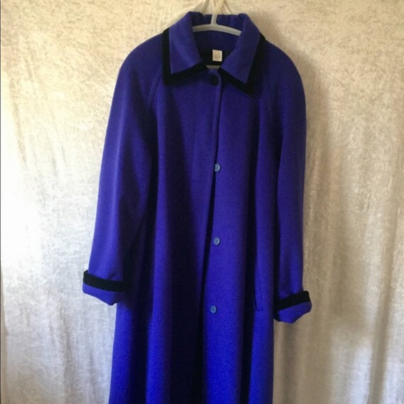 ! Vintage 1992 Wool Dress Coat in Periwinkle Wool with Black Velvet Trim 14 Tall - Picture 2 of 10